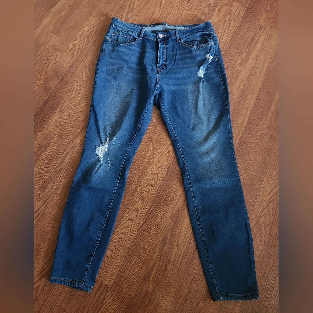 Judy Blue Dark Wash Distressed Skinny Jeans